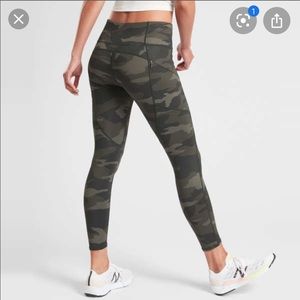 Lululemon low rise cropped camo Leggings